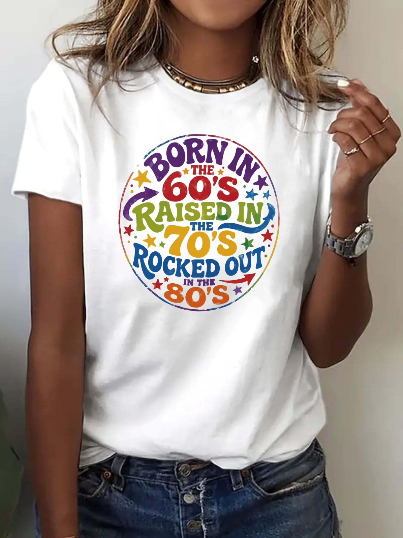 Women'S Fashion In The 1960S - 1960年代のレトロなスタイルと1970年代のロックスタイルのプリントが特徴の女性用クルーネック半袖Tシャツ。快適なフィット感を提供するスタイリッシュなグラフィックTシャツで、カジュアルな日常着に最適で、洗濯機で洗えます。