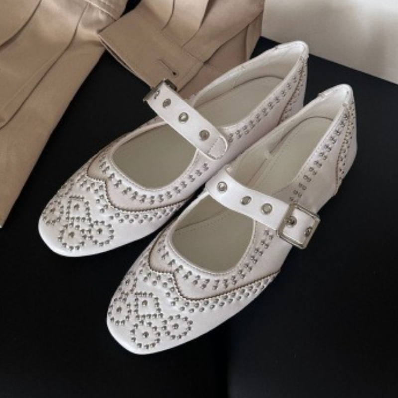 レトロリベットバックルデザインフラットシューズ レディース  - Women'S Fashion Brand Shoes のレビューと価格