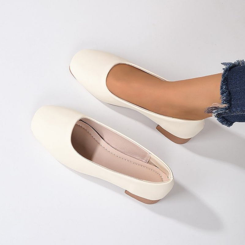 ソフトレザー ラウンドトゥ スリッポンシューズ 2026年春 - Women'S Fashion Footwear のレビューと価格