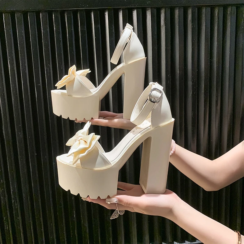 女性サンダル 2025 新しい夏の靴トレンド黒、白ファッショ - Women'S Fashion Trends Summer 2025 のレビューと価格