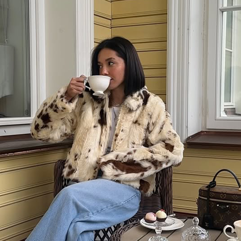 シックなストリートガールズカウプリントファーコート女性202 - Women Fashion Icon のレビューと価格