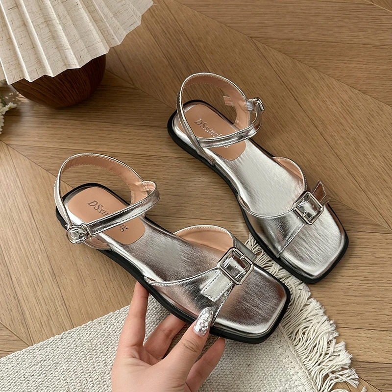 2025年新作 レディース フラットサンダル 夏 トレンド  - Women'S Fashion Trends Summer 2025 のレビューと価格