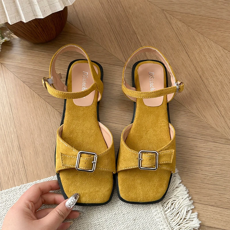 2025年新作 レディース フラットサンダル 夏 トレンド  - Women'S Fashion Trends Summer 2025 のレビューと価格