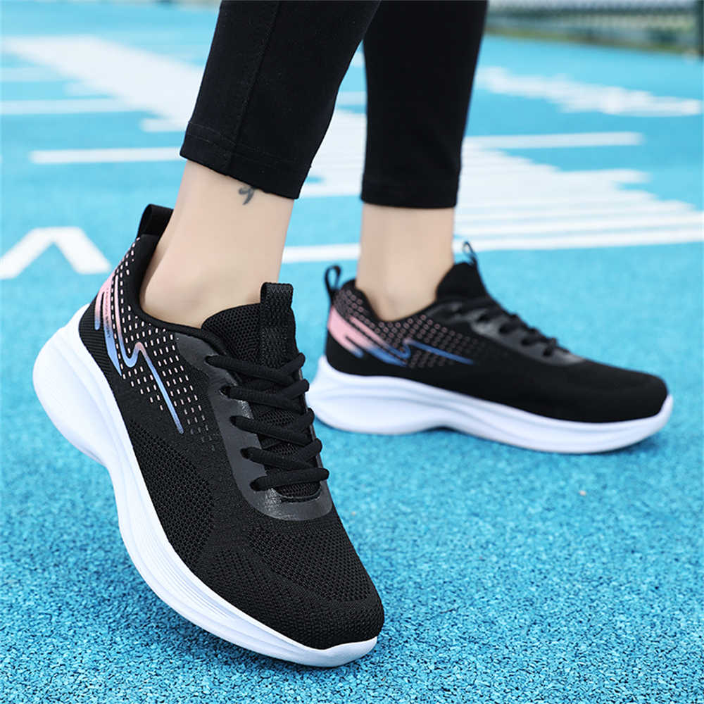 黒のレースアップスニーカー女性用、女性用黄色のローファー、女 - Women'S Yellow Fashion Sneakers のレビューと価格